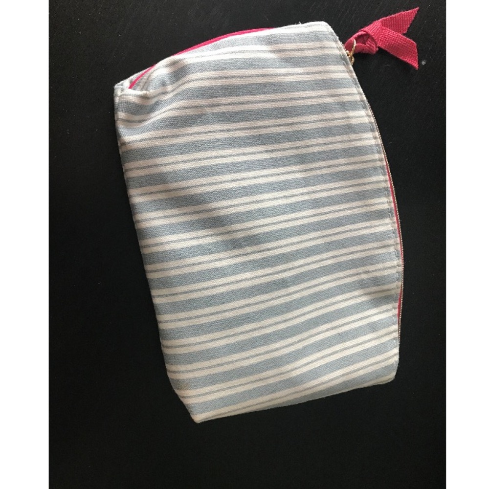 Ipsy makeup bag